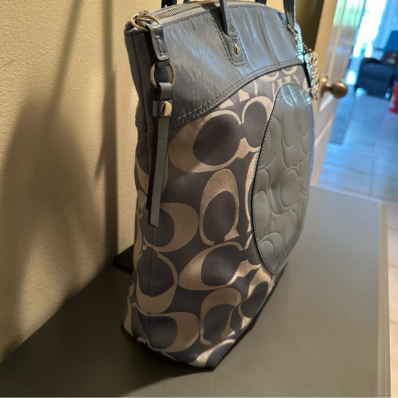 Coach Blue Tote Bag style F18335 (2011) - Picture 6 of 14